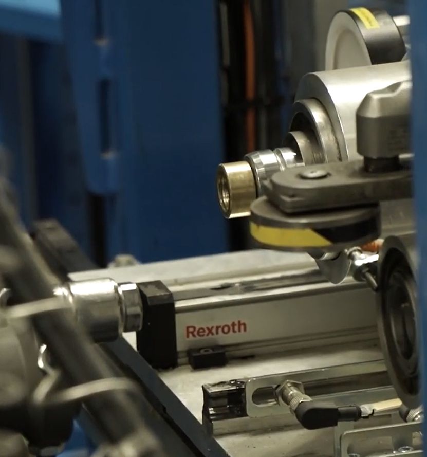 Cylinder with protection jacket